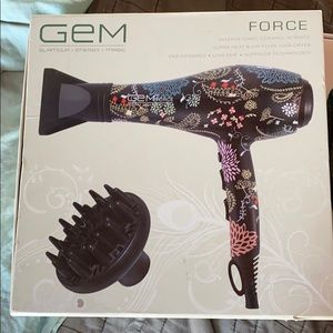 BRAND NEW NEVER BEEN USED BLOW DRYER